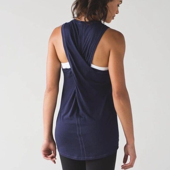 LULULEMON Bend and Twist Tank in Deep Indigo Size 6 - Picture 1 of 9
